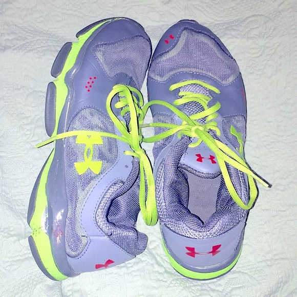 👟Armor Grey & Neon Green Sneakers Youth5️⃣ Shoes - Picture 2 of 8